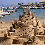 Город Песочный замок на фоне гавани аватар