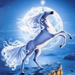 Единороги, лошади Единорог поднялся на дыбы на фоне луны аватар