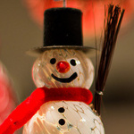 Зима Снеговик в цилиндре с красным шарфом аватар