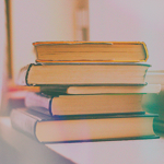 Книги, библиотека Стопка книг на подоконнике аватар