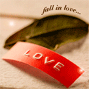 Листья, листва, трава Листик и надпись (love) на красном (fall in love...) аватар