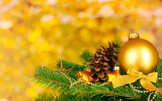 Новый год и Рождество С Новым годом! Золотой шар и шишечка на елке аватар