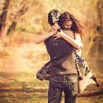 Осень Счастливая пара в осеннем парке аватар