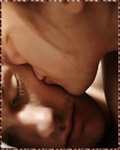 Поцелуй Парень целует спящую любимую аватар