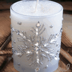 Салют, свечи, фонари Белая свеча с серебристой снежинкой аватар