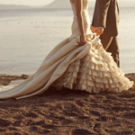 Свадьба Жених с невестой на берегу водоема аватар