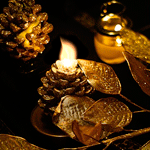 Салют, свечи, фонари Свечка в форме золотой шишки аватар